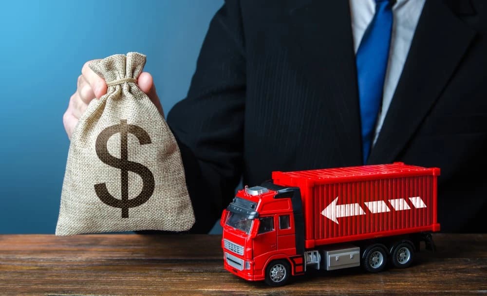 How Much Can a Truck Dispatcher Earn Monthly?